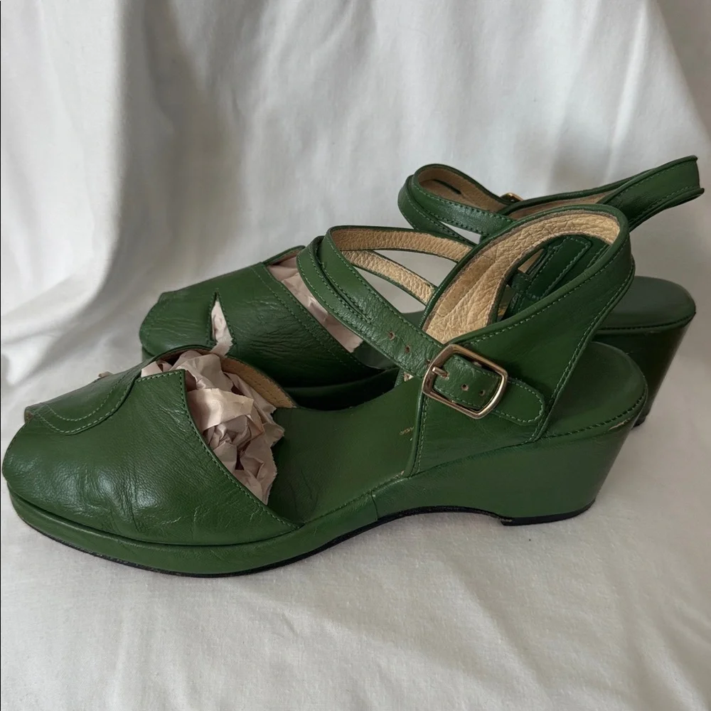 RE-MIX Green 1940’s style Leather Women's Sandals - Picture 4 of 5